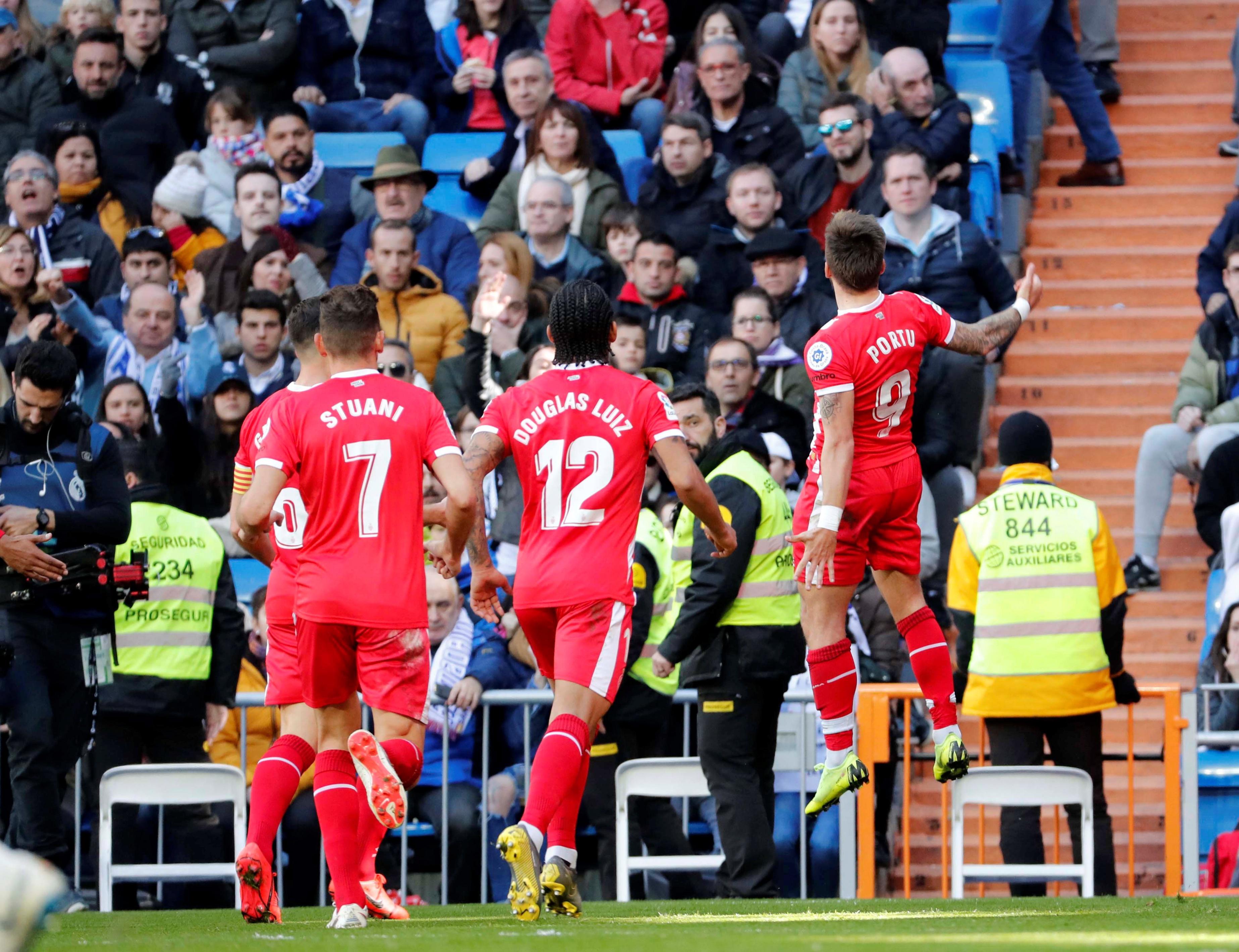 巩固两国在 巩固两国在